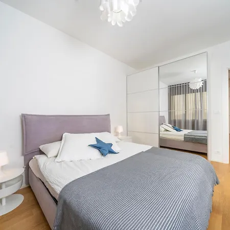 Cozy & Bright Apartment - W/ Balcony Udine Exterior photo