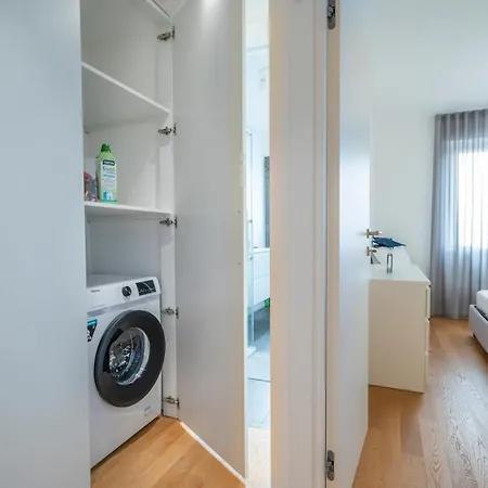 Cozy & Bright Apartment - W/ Balcony Udine Exterior photo