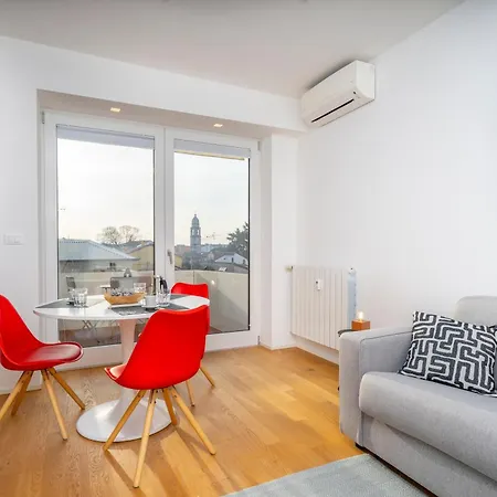 Cozy & Bright Apartment - W/ Balcony Udine Exterior photo