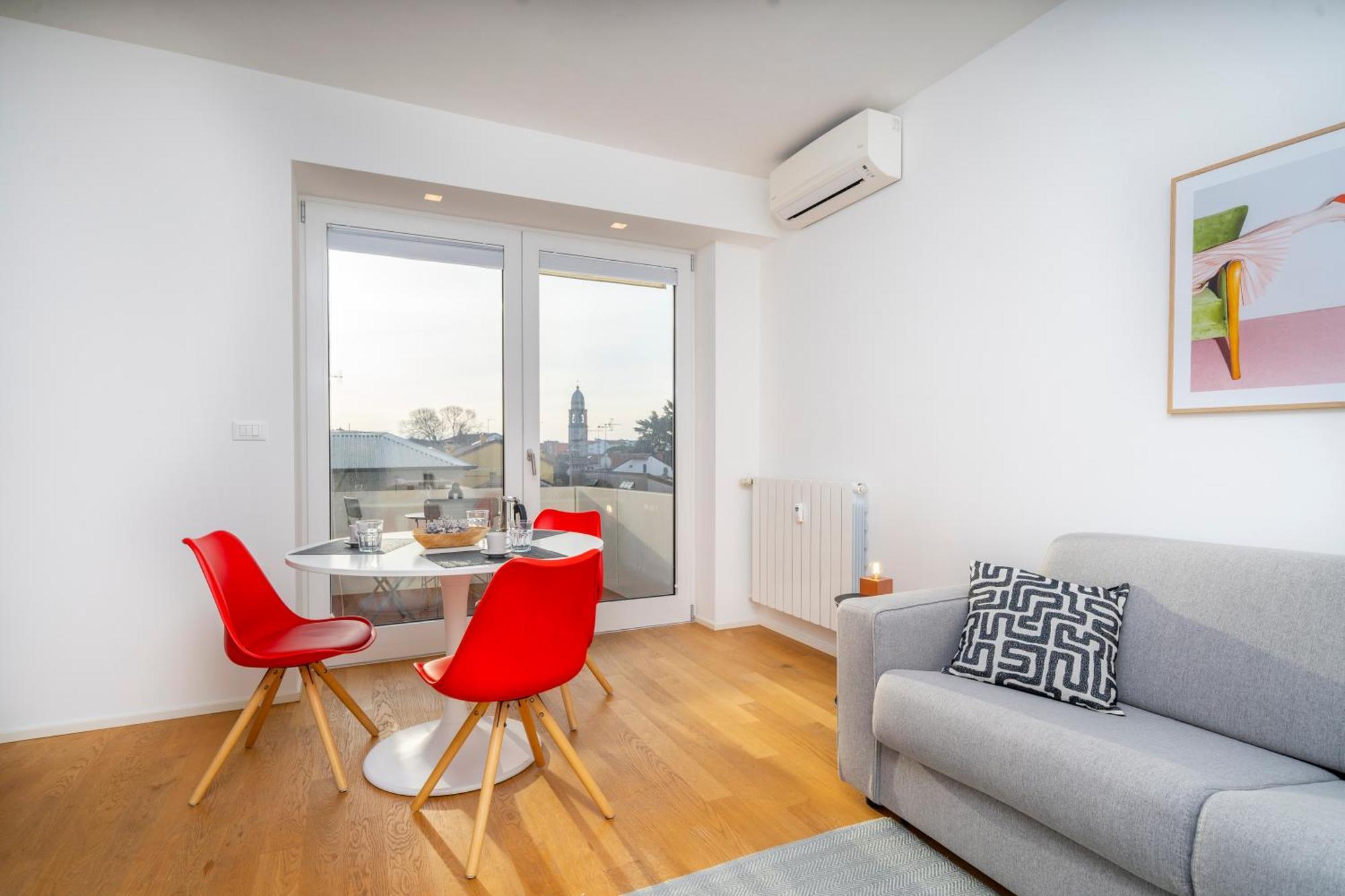 Cozy & Bright - W/ Balcony * Udine